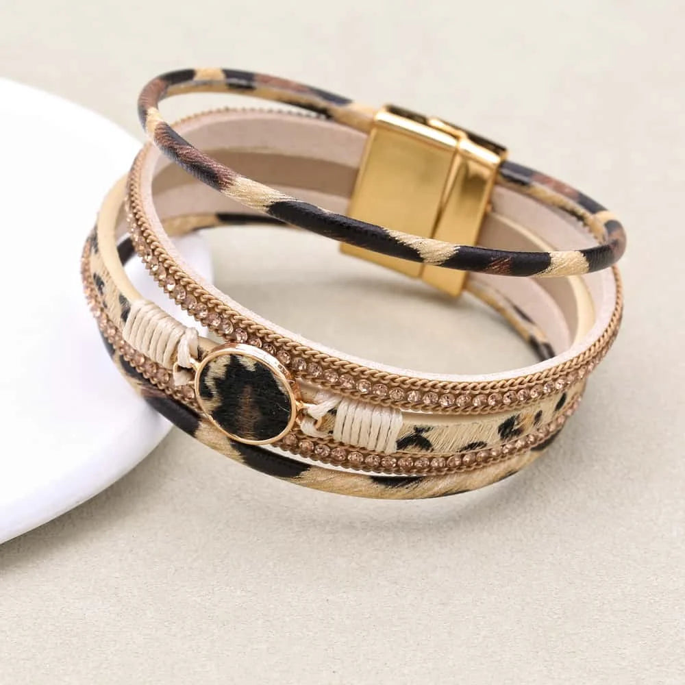 Metal Love Heart Charm Leather Bracelets for Women Fashion Bohemian Rhinestone Resin Wrap Bracelet Cuff Bangle Couple Jewelry
