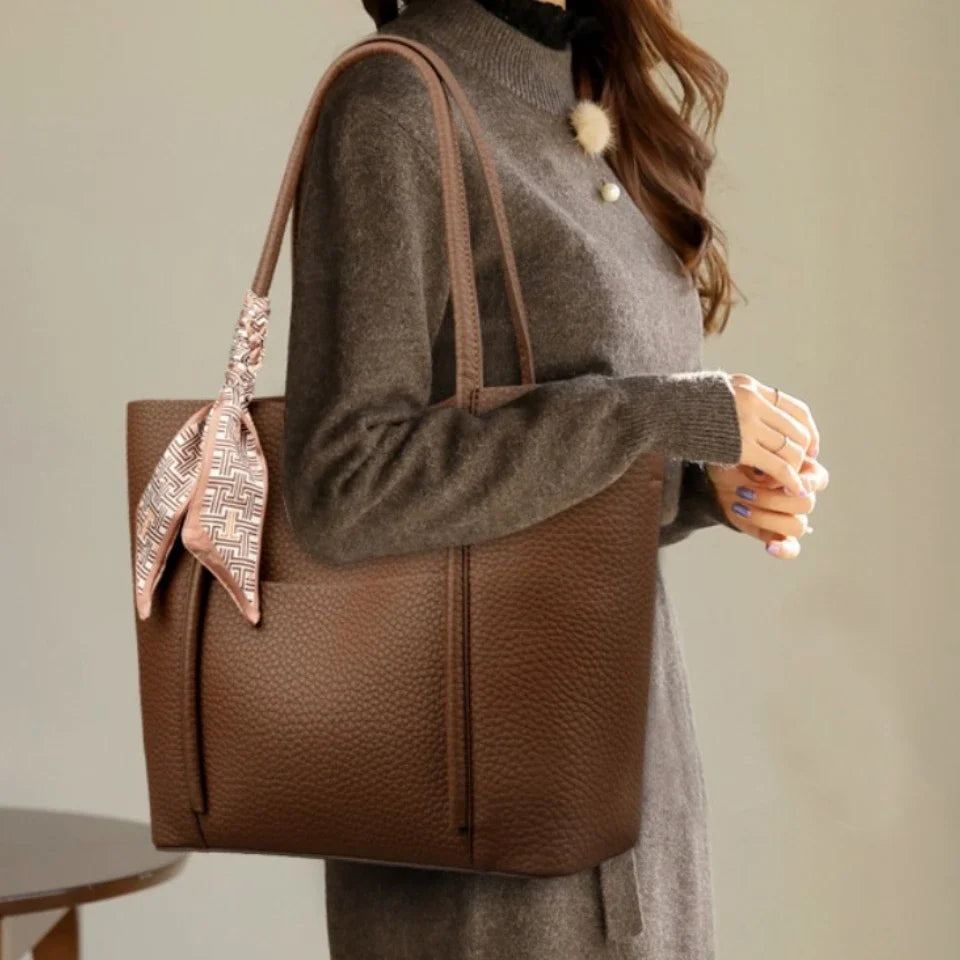 Genuine Soft Leather Tote Bag Women's Large Capacity Carrying Bags Designer Handbag Vintage Shoulder Bag Brand Commuting Bags