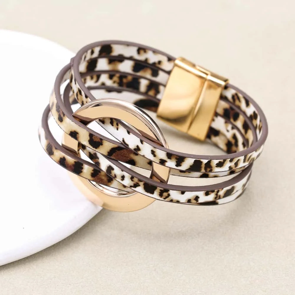 Metal Love Heart Charm Leather Bracelets for Women Fashion Bohemian Rhinestone Resin Wrap Bracelet Cuff Bangle Couple Jewelry