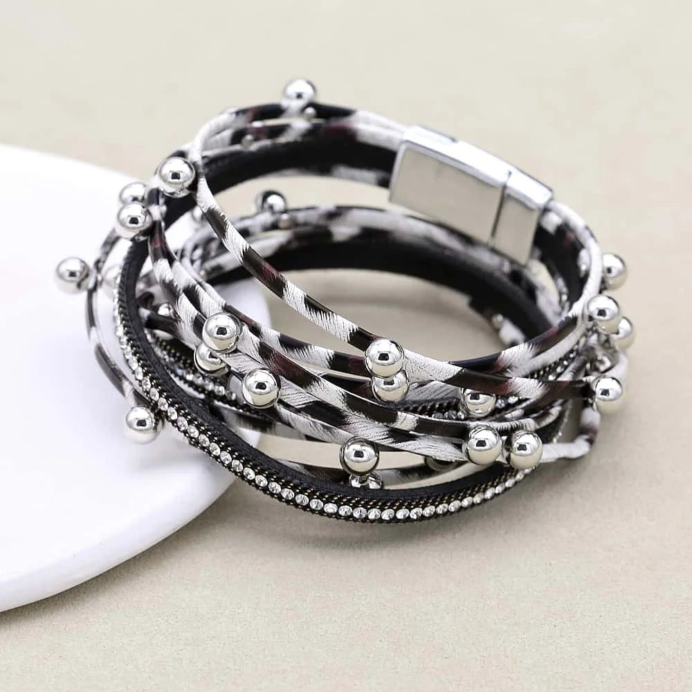 Metal Love Heart Charm Leather Bracelets for Women Fashion Bohemian Rhinestone Resin Wrap Bracelet Cuff Bangle Couple Jewelry