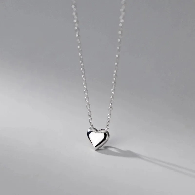 Peri'sbox Exquisite Mini Small Heart Pendant Necklace for Women Anti-Tarnish 18K Gold Plated Clavicle Chain Minimalist Jewelry